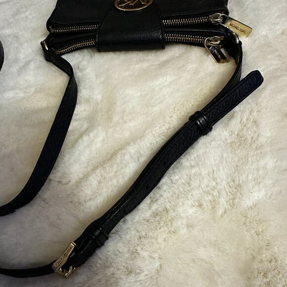 Michael Kors Fulton Large Black Pebbled Leather Crossbody Bag - Picture 14 of 15